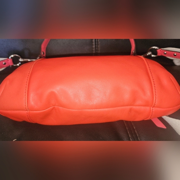 Coach Daisy Spectator Vermillion_ Sand Leather Mini Hobo Bag 2 Straps F23951 - Picture 9 of 16